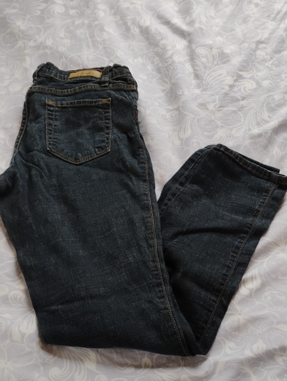 Straight-Leg Women’s Stretch Jeans in Dark Blue Denim